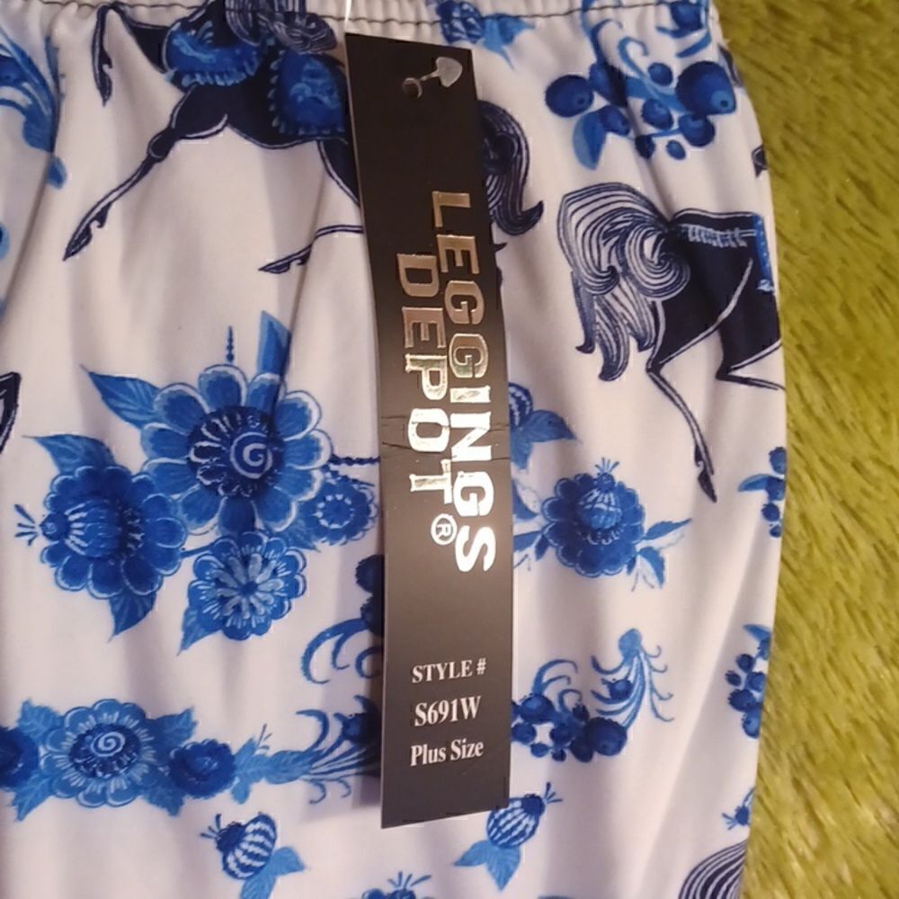 Carousel 🎠 leggings from Leggings Depot - Picture 2 of 2